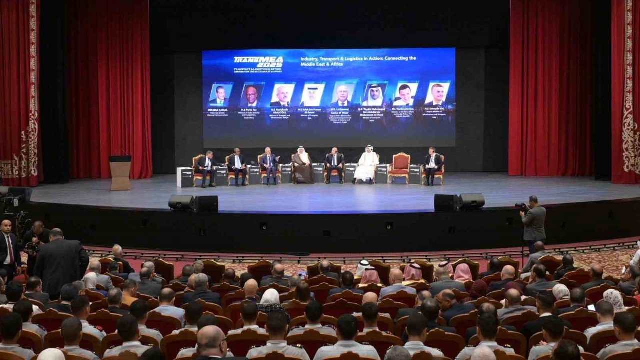 Bakan Uraloğlu: "Mısır ile Ro-Ro taşımacılığının yeniden başlatılması noktasında bir gayretimiz var"
