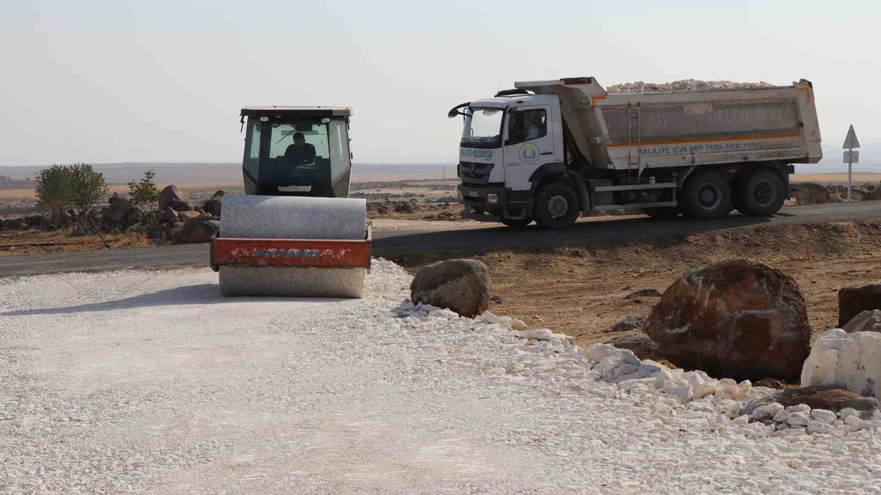 Haliliye Belediyesi’nden kırsal mahallelerde yol çalışması
