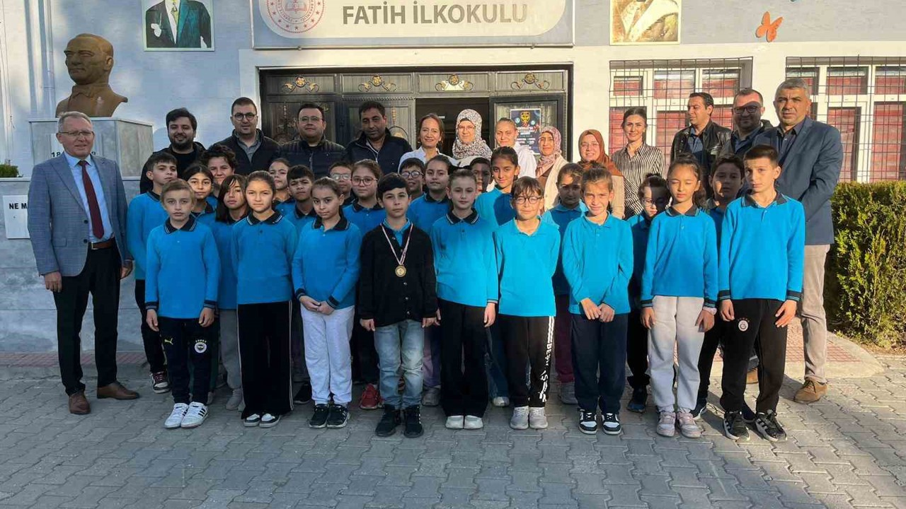 Emirdağ Fatih İlkokulu öğrencisi ‘Matematik Olimpiyatları’nda altın madalya kazandı
