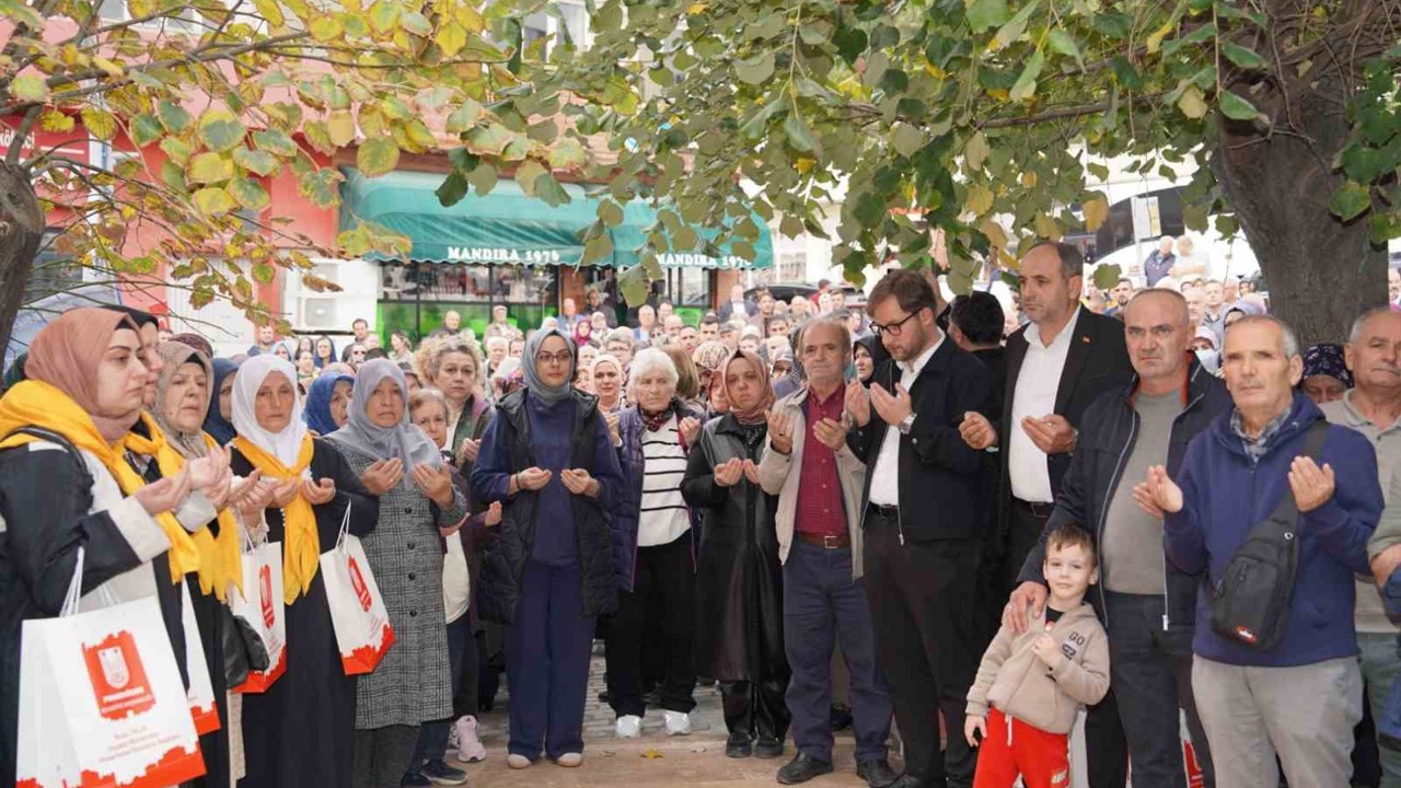 Pınarhisar’da 57 kişilik umre kafilesi dualarla uğurlandı

