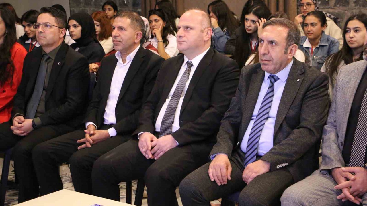 Diyarbakır’da "Maziden Atiye" programı düzenlendi
