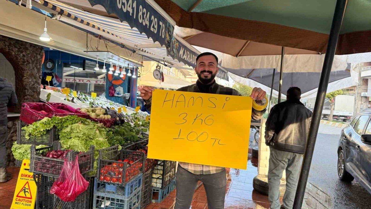 Iğdır’da 3 kilogramı 100 lira olan hamsiye vatandaşlardan yoğun ilgi
