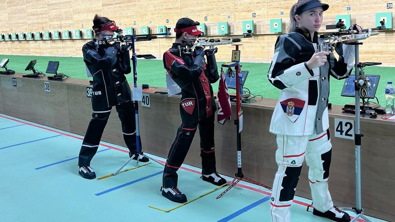 Erzincanlı milli sporcu Afal’dan Türkiye rekoru
