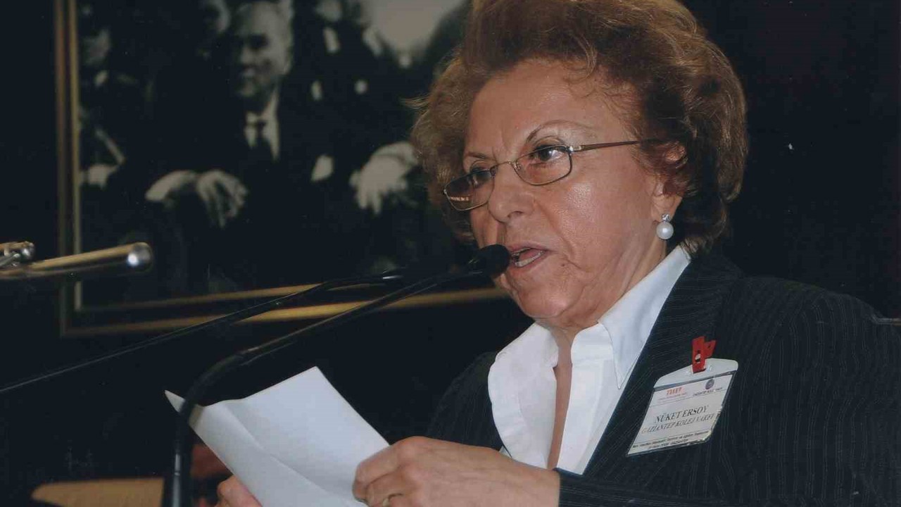 Ömrünü eğitim ve kadınlara adamış Cumhuriyet Çınarı Nüket Ersoy vefat etti
