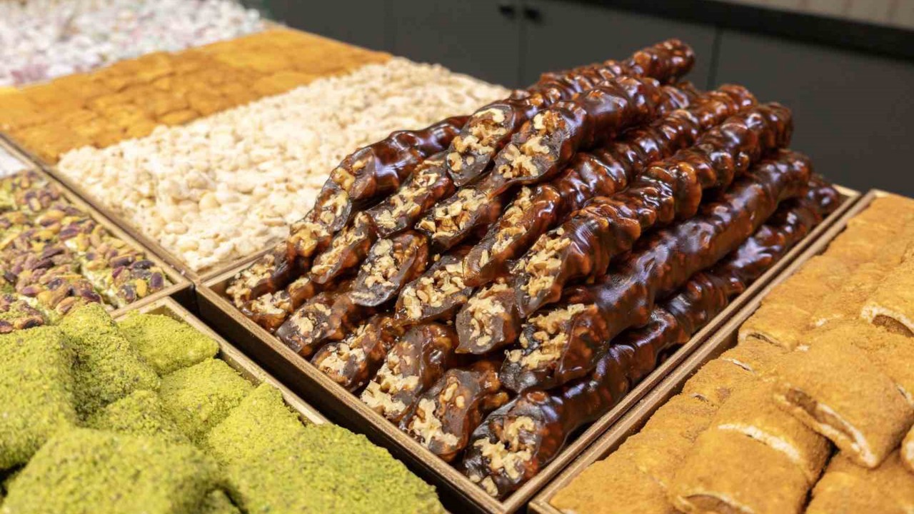 Havalar soğudu, cevizli pekmezli sucuk satışları arttı
