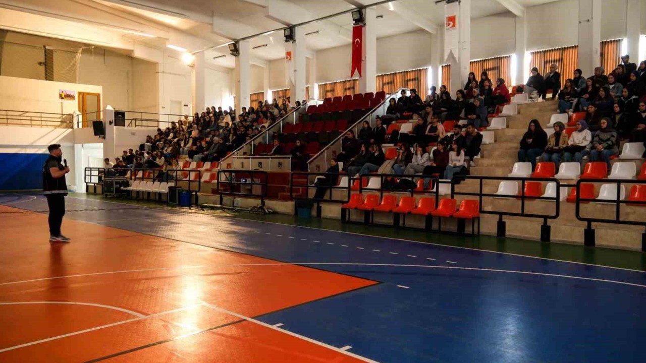 BŞEÜ’de "En İyi Narkotik Polisi Anne" projesi eğitimi düzenlendi

