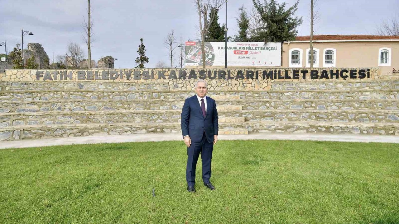 Fatih’te Yeşil Seferberlik: 2 bin 500 ağaç toprakla buluştu
