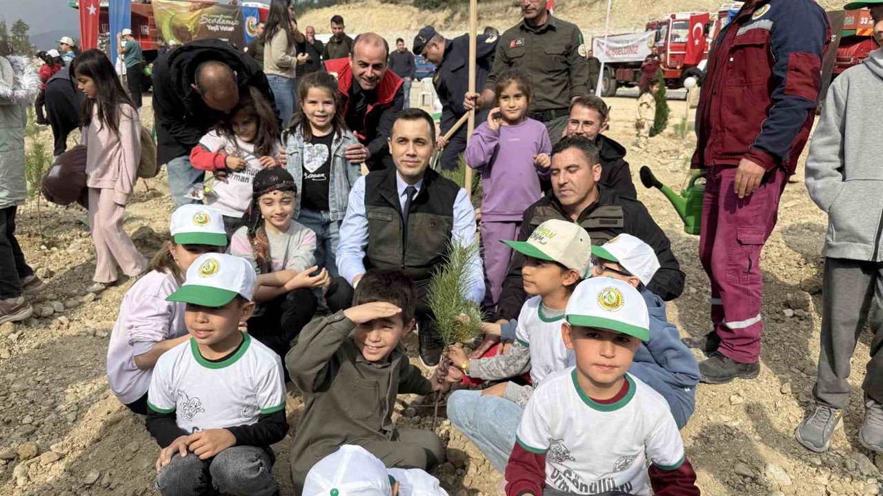 Çamlıyayla’da geleceğe nefes olacak fidanlar toprakla buluştu
