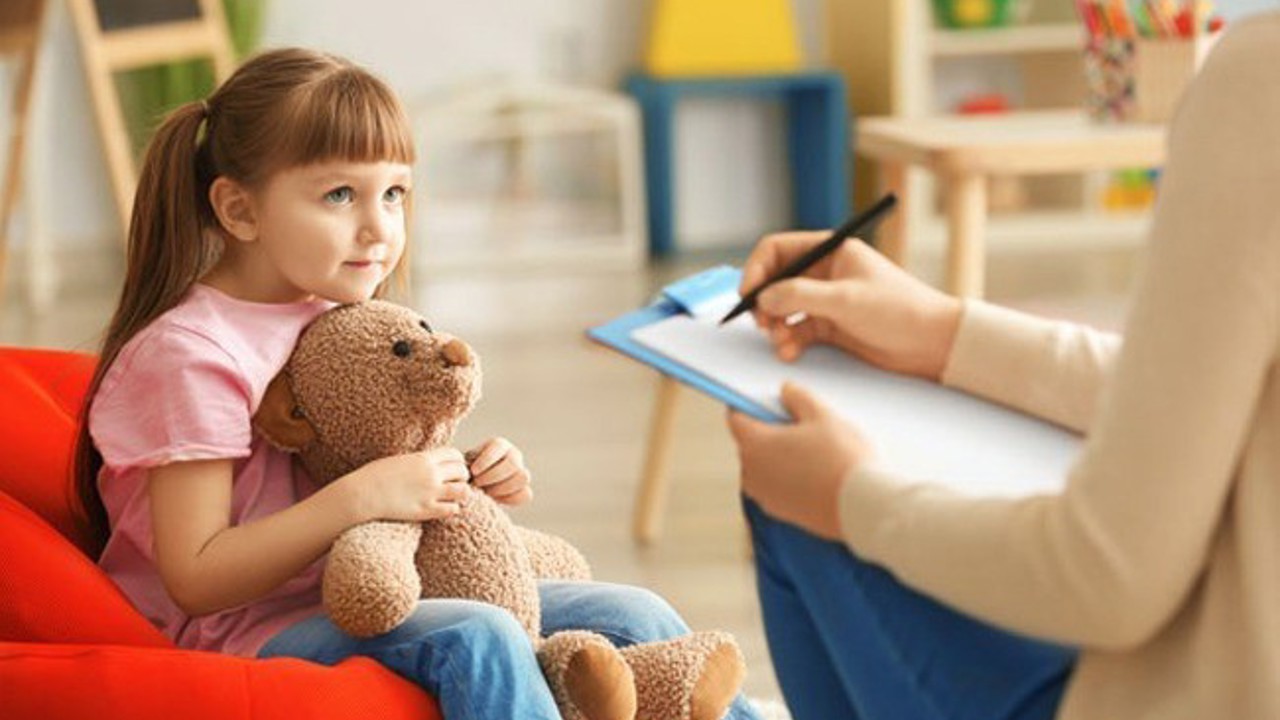 Peş peşe depremler sonrası ebeveynlere önemli uyarılar
