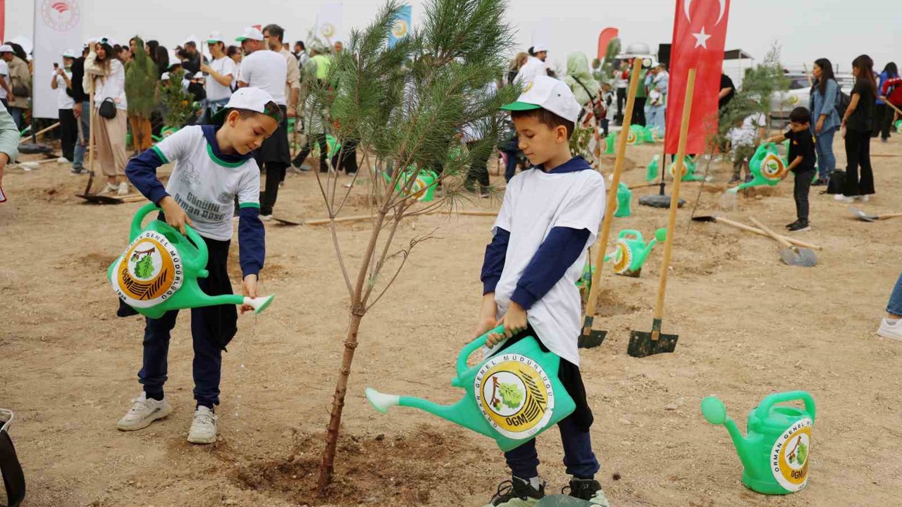 Adana’da 840 bin fidan toprakla buluştu
