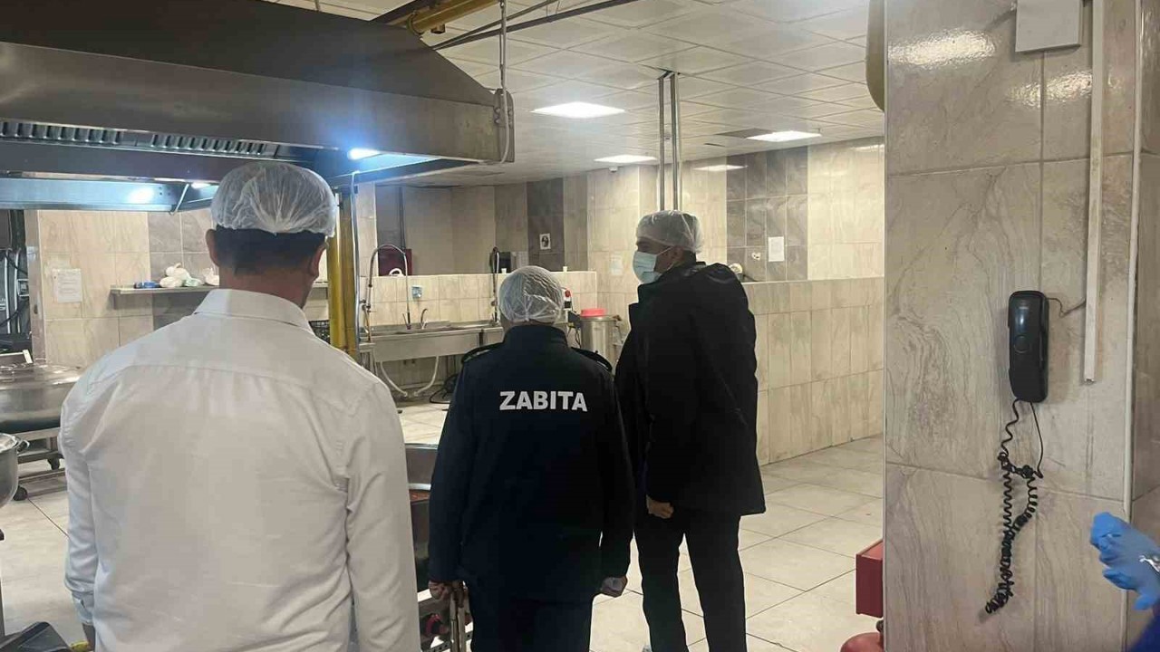 Hakkari’de GSB yurt yemekhanesi zabıta denetiminden geçti
