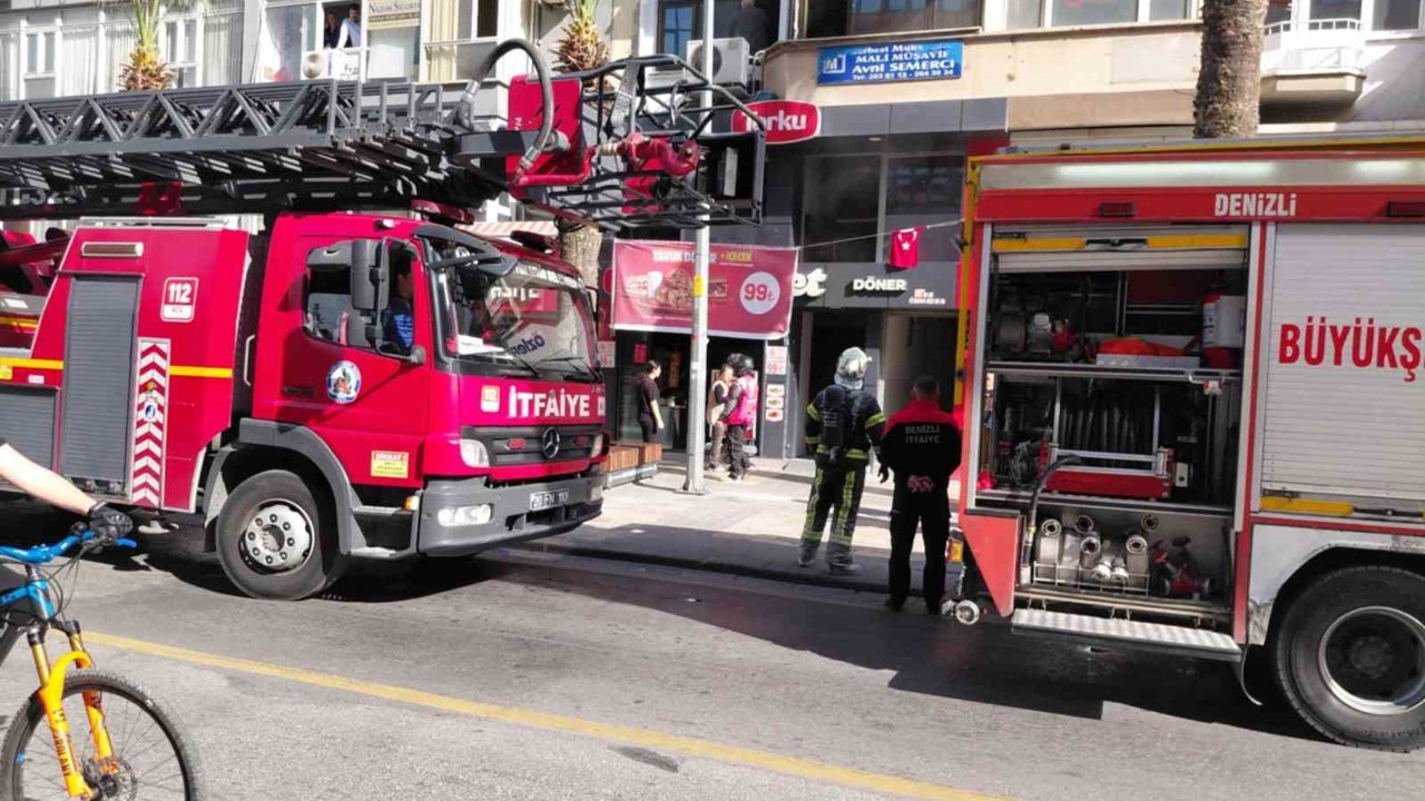 Dönercide çıkan yangın paniğe yol açtı
