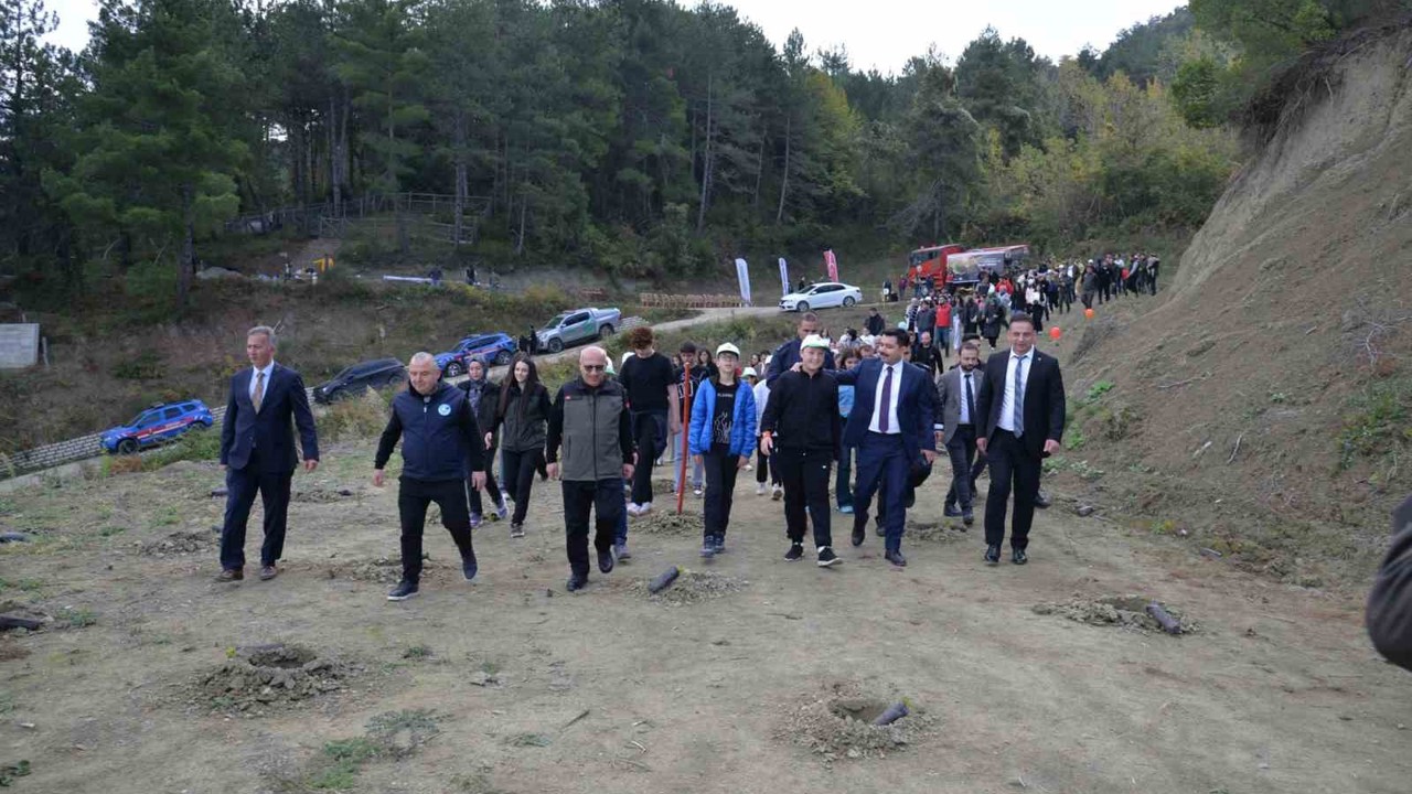 Türkeli’de fidanlar toprakla buluştu
