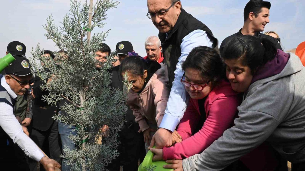 Malatya’da 733 bin fidan toprakla buluştu

