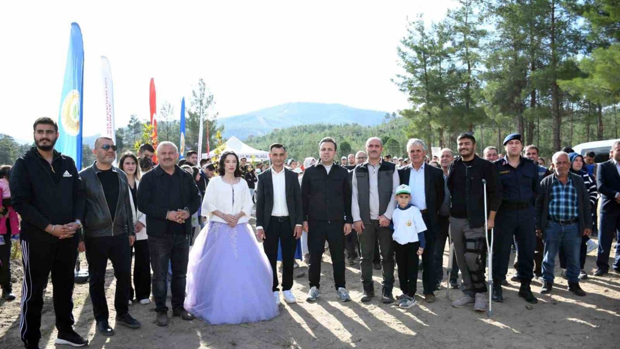 Kavaklıdere’de 11.11 Saat 11.11’de: 11 Çift, "Ailem Bir Fidan" diyerek geleceğe nefes oldu
