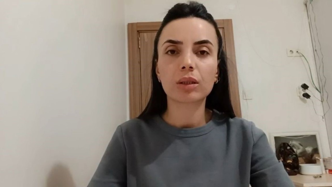 Siirt’te kayıp Alzheimer hastası şahsın kızı, köye gelen hayvan aracını işaret etti
