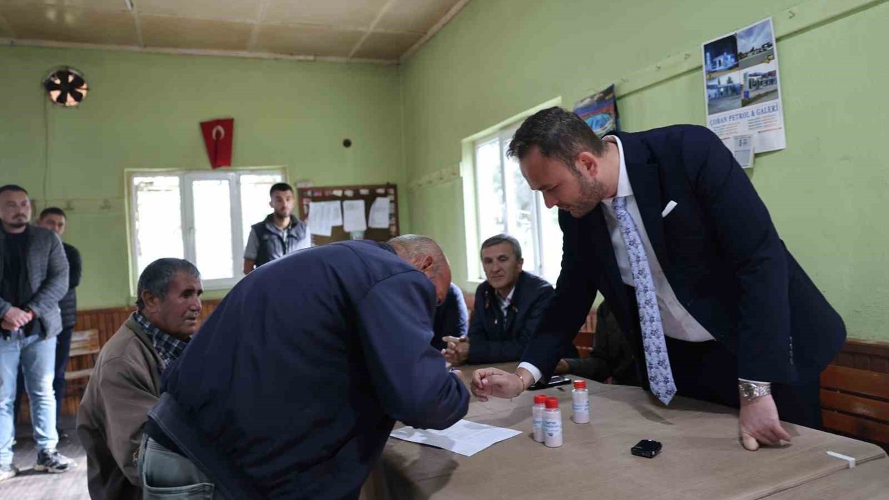 Çivril Belediyesi şap hastalığına karşı çiftçinin yanında

