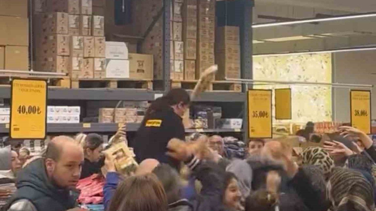 Süpermarkette kampanya izdihama yol açtı
