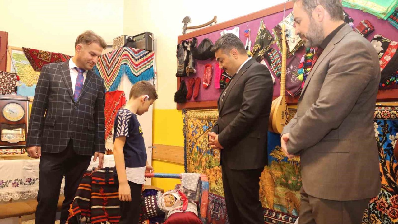 İlkokul öğrencileri Türk kültürünü tanıttı
