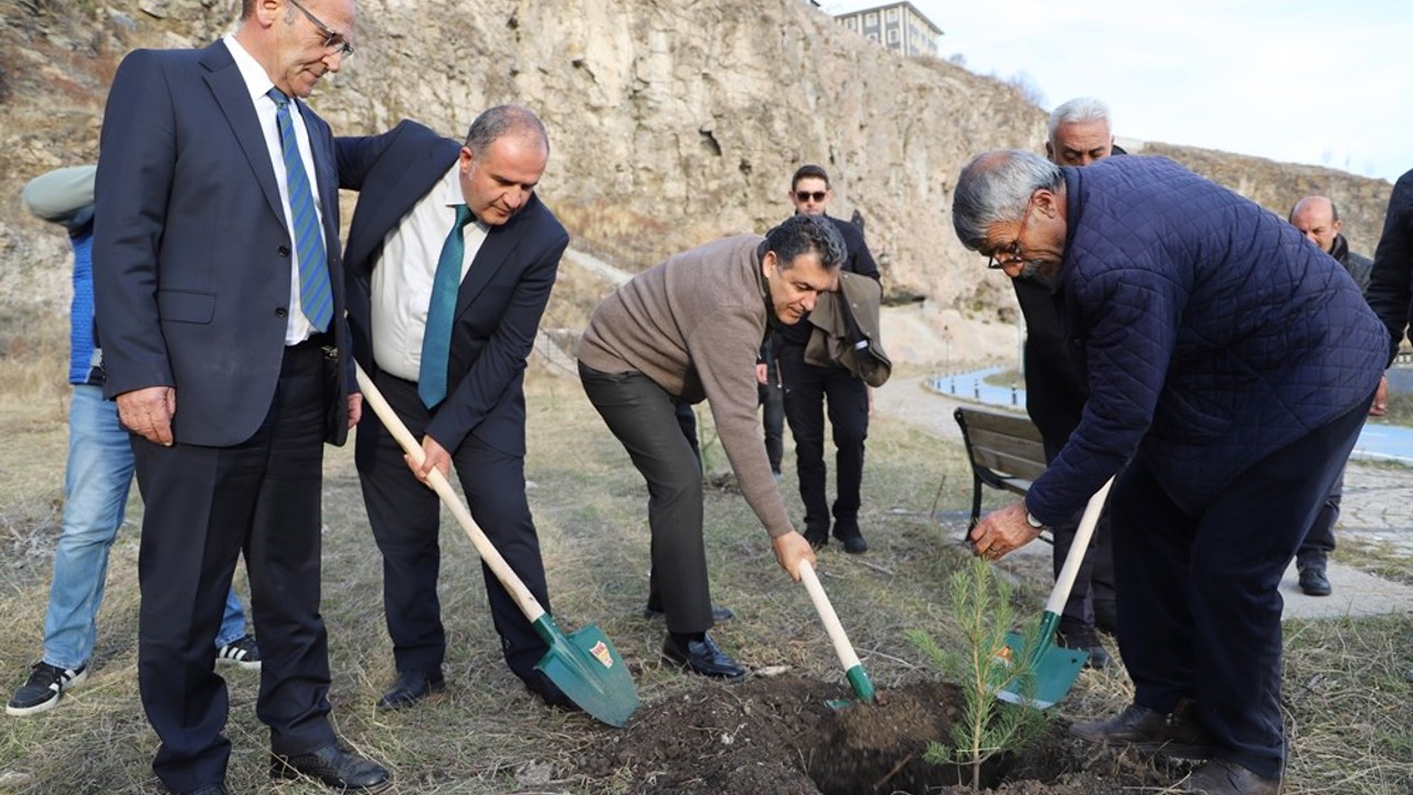Ardahan’da ağaç dikme etkinliği düzenlendi

