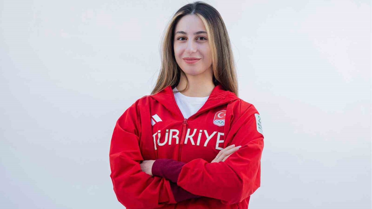 Belediyespor’lu Özge Yılmaz’dan gümüş madalya
