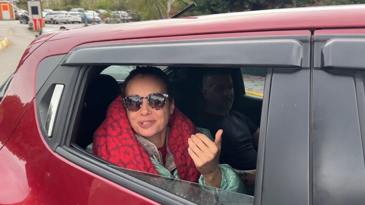 Beykoz’da trafik kazası geçiren Özgü Namal hastaneden taburcu oldu
