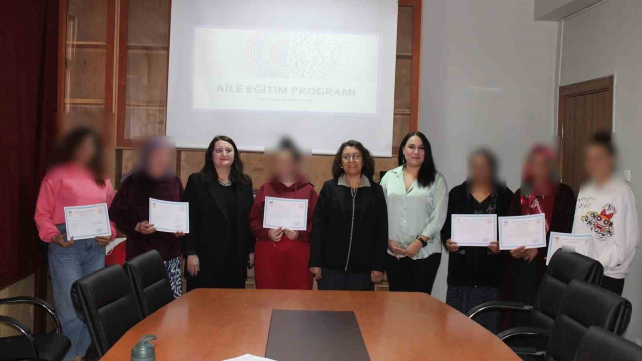 Yükümlülere aile eğitimi verildi
