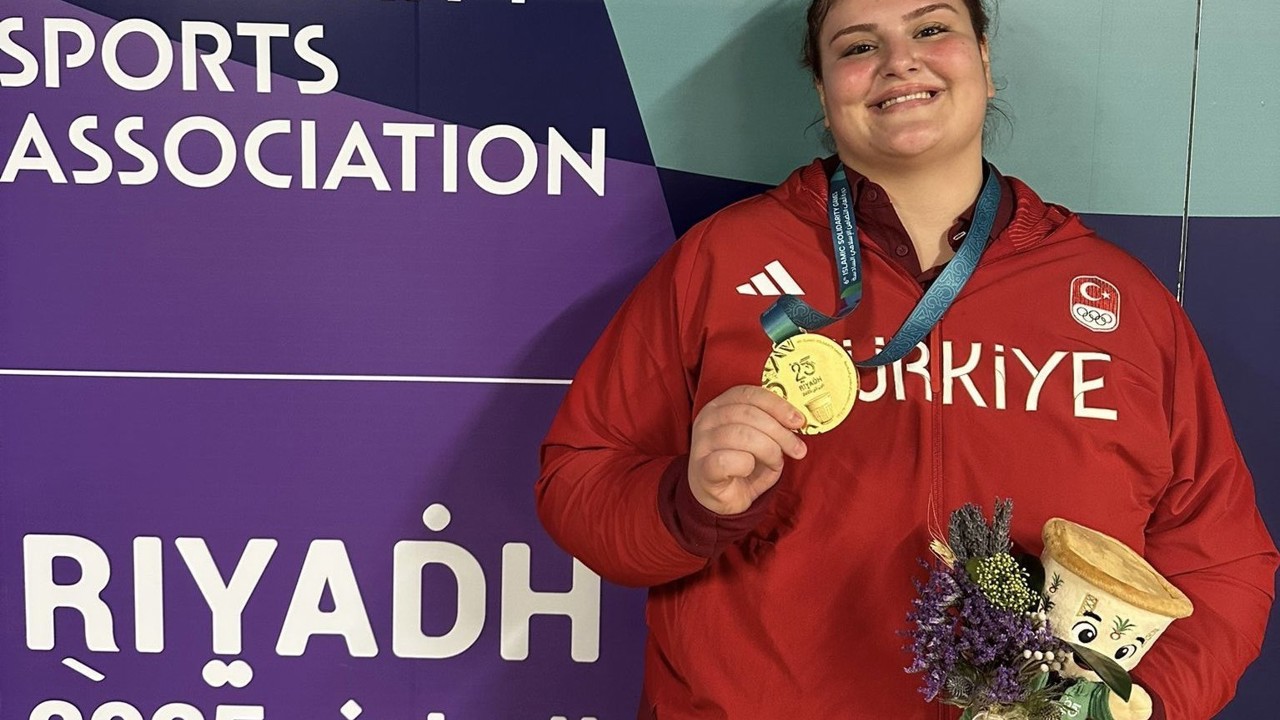 Rektör Kibar’dan judonun altın kızı Hilal Öztürk’e tebrik
