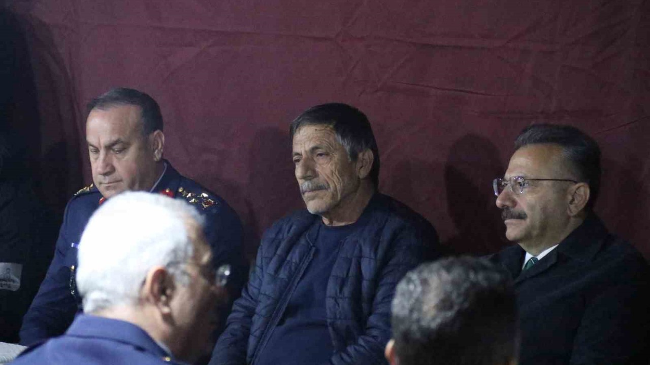 Vali Aksoy, şehit Üsteğmen Emre Mercan’ın baba ocağını ziyaret etti
