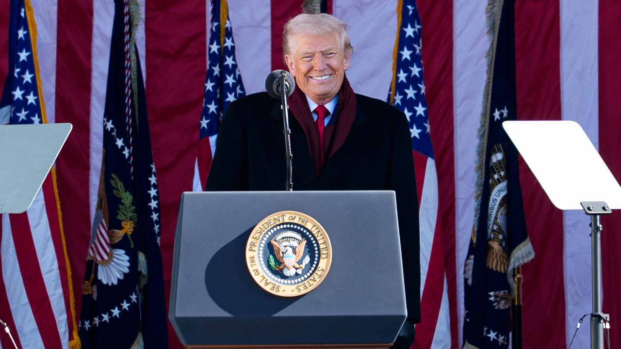 Demokratlar, cinsel istismar suçlusu Epstein’in Trump’a ilişkin e-postalarını yayımladı
