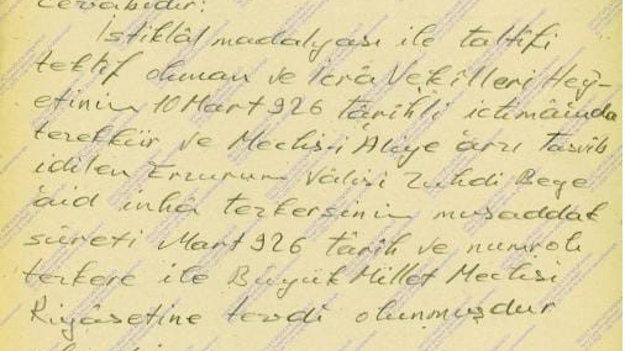 Erzurum Valisine İstiklal Madalyası
