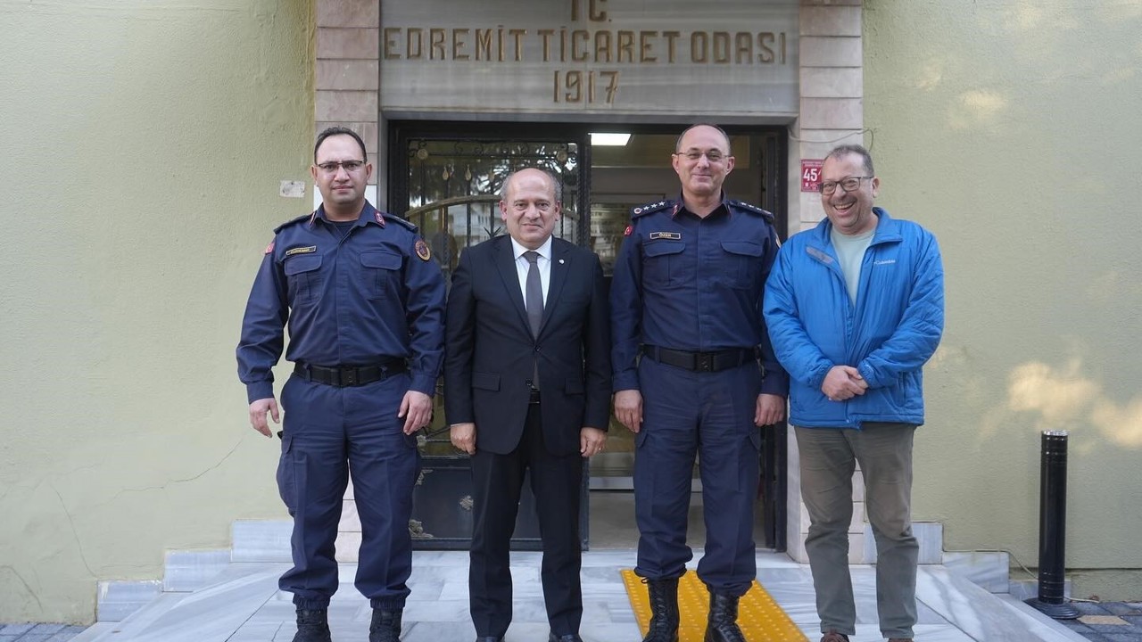Balıkesir İl Jandarma Komutanı Murat Özer’den Edremit Ticaret Odasına ziyaret
