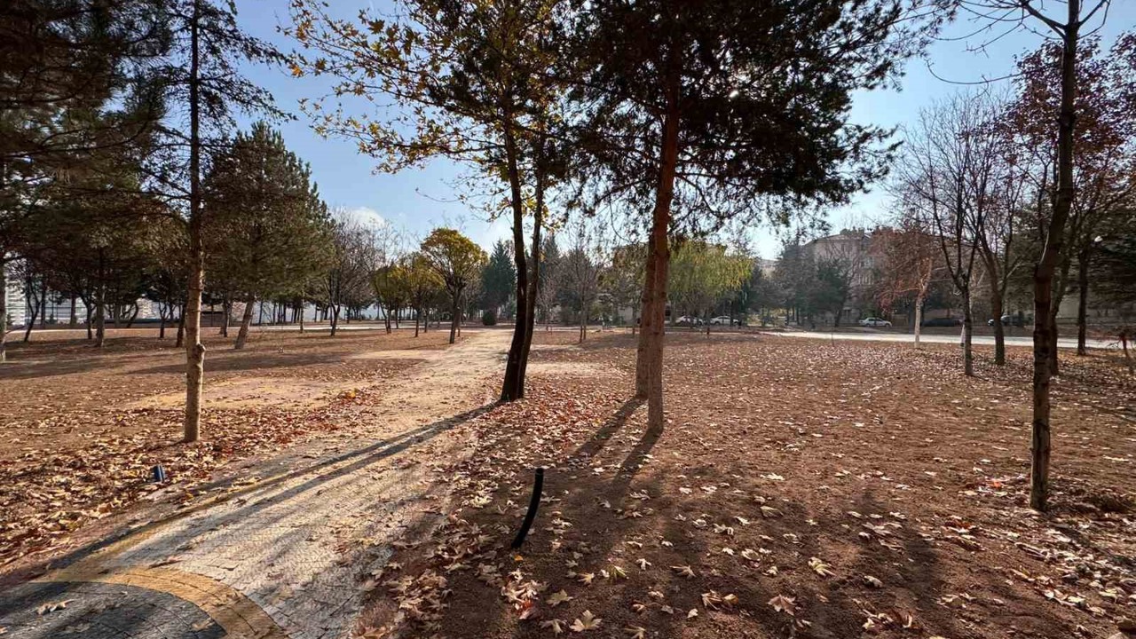 Pursaklar’da parklar yeni çehresine kavuşuyor
