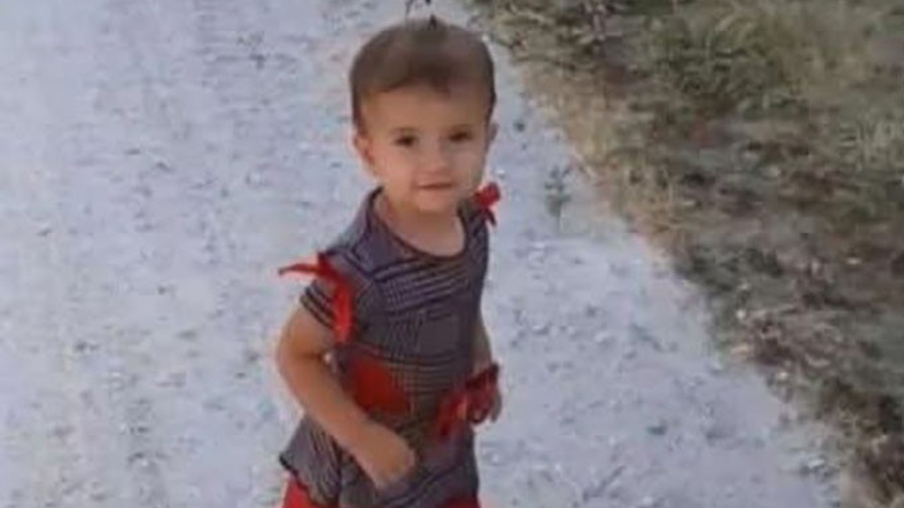 Aksaray’da 2 yaşındaki kız, babasının kullandığı traktörün altında can verdi

