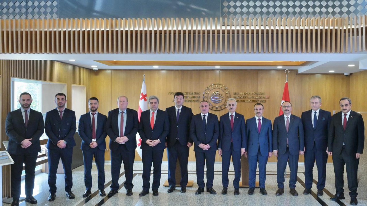Gürcistan Altyapı Bakanı Sokhadze’den, Bakan Uraloğlu’na başsağlığı
