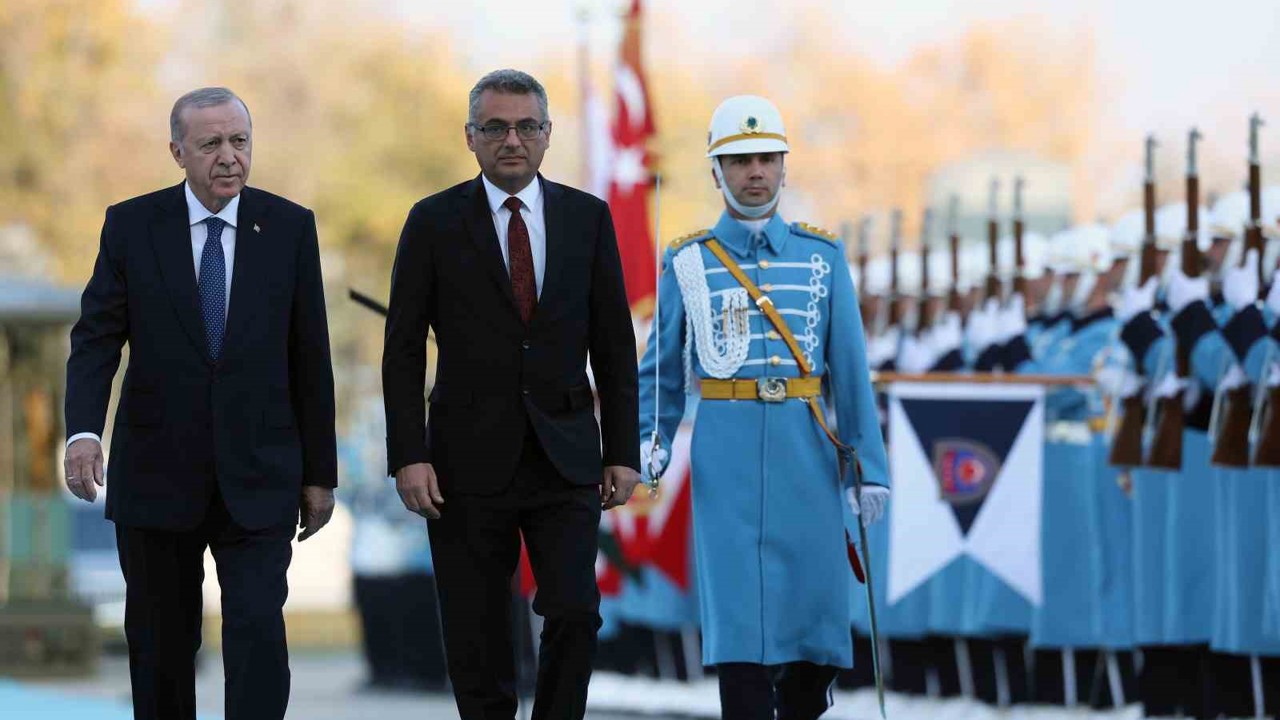 Cumhurbaşkanı Erdoğan, KKTC Cumhurbaşkanı Erhürman’ı resmi törenle karşıladı
