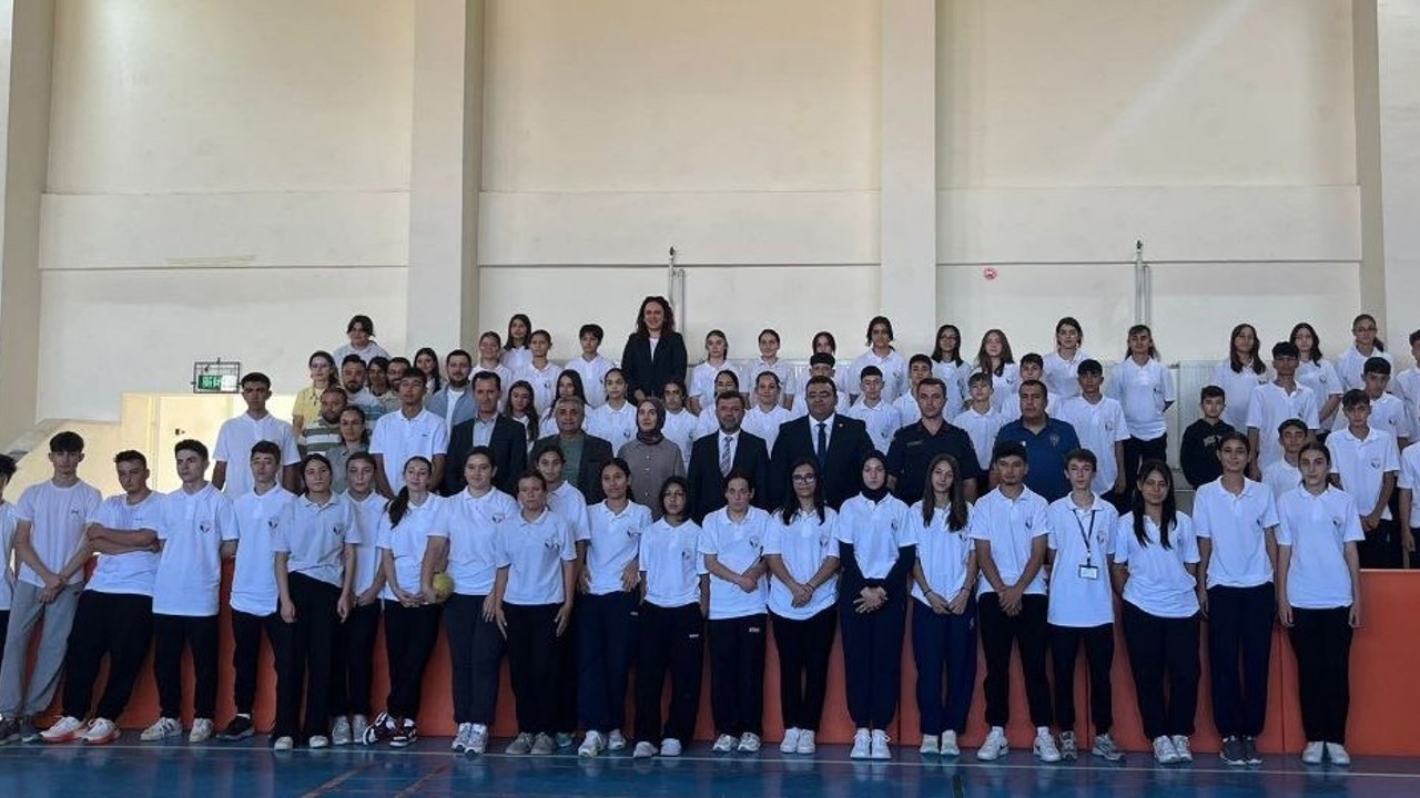 Pazarlar Spor Lisesi 85 öğrenciyle 85 madalya hedefiyle sezona başladı
