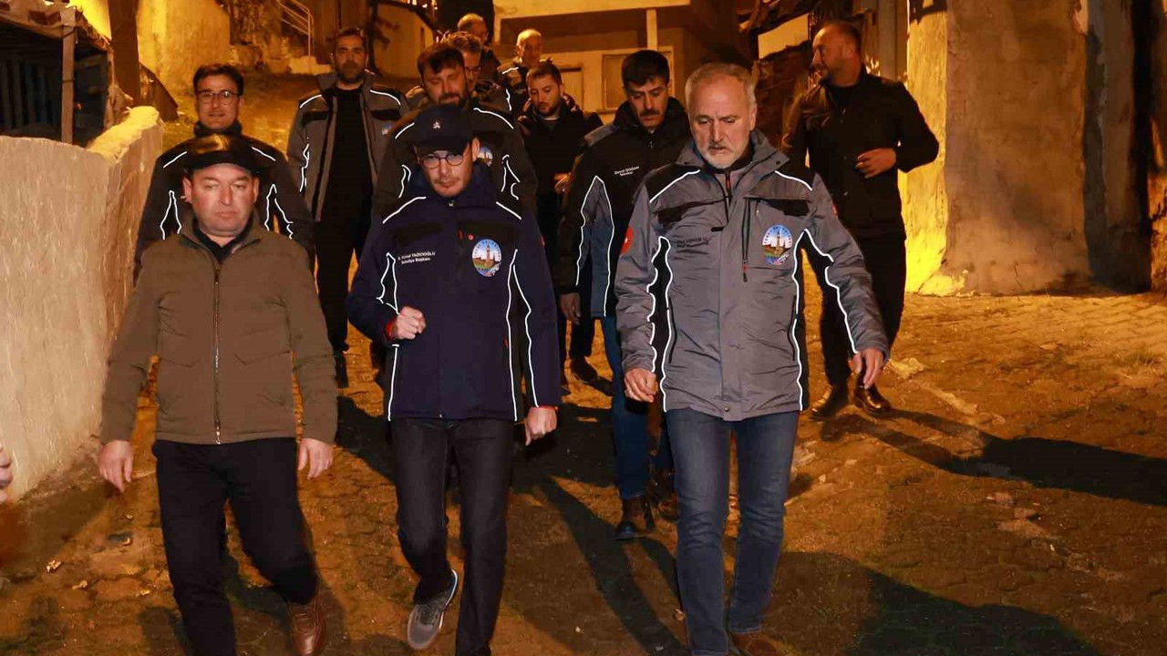 Tokat Belediye Başkanı Yazıcıoğlu’nun mesaisi gece yarısı da devam ediyor
