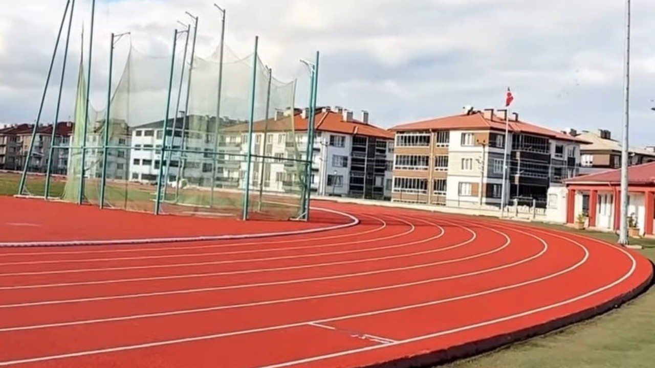 Halil Akkaş Atletizm Stadı yenilenen yüzüyle hizmete açılıyor
