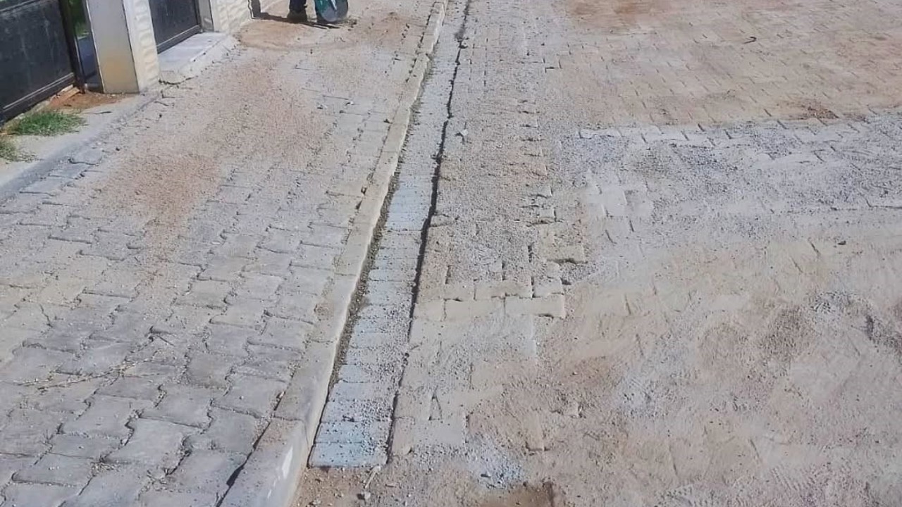 Germencik’te yol yenileme çalışmaları sürüyor
