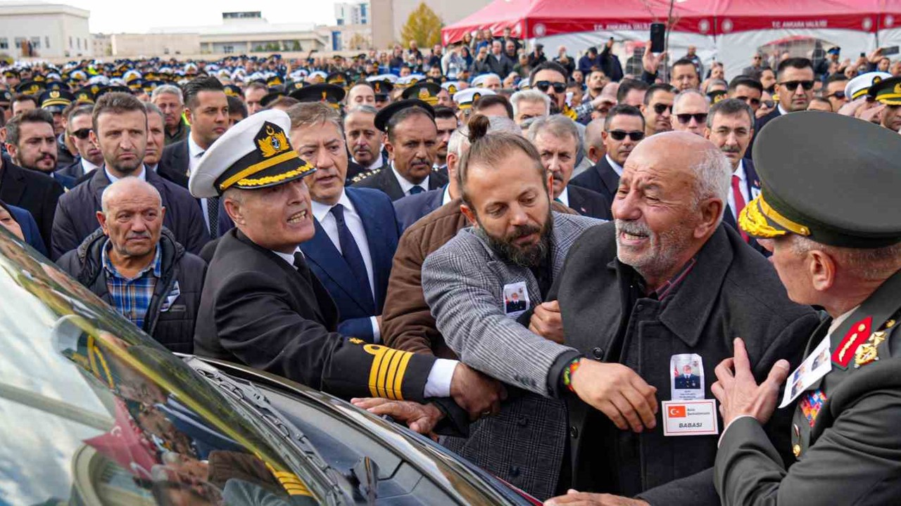 Ankara, Gürcistan’daki uçak kazasında şehit olan askerlerini uğurladı
