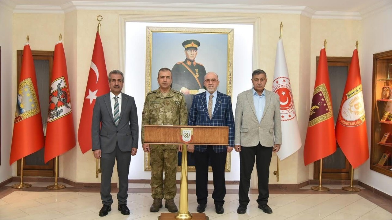 Başkan Dumandağ, Kolordu Komutanı Durmaz ile bir araya geldi
