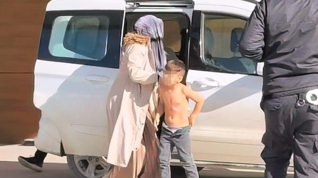 Üzerine kaynar su devrilen çocuk yaralandı
