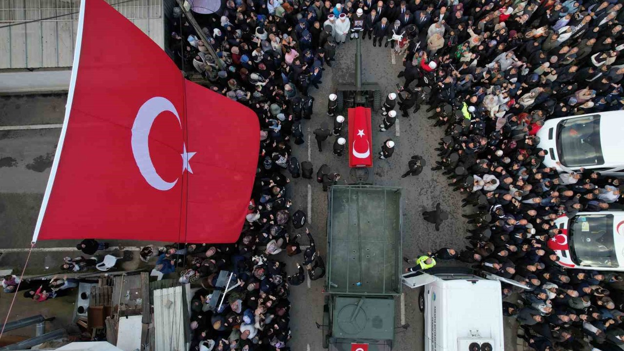 Sakaryalı şehit son yolculuğuna uğurlandı
