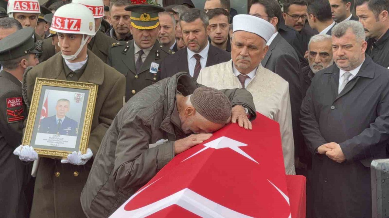 Karabüklü şehit Nuri Özcan son yolculuğuna uğurlandı
