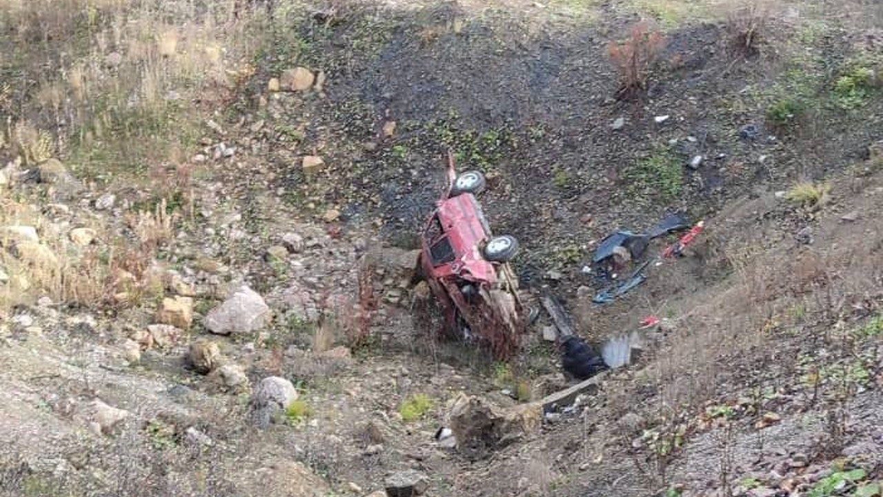 Sinop’ta kontrolden çıkan otomobil uçuruma yuvarlandı: 1 ölü
