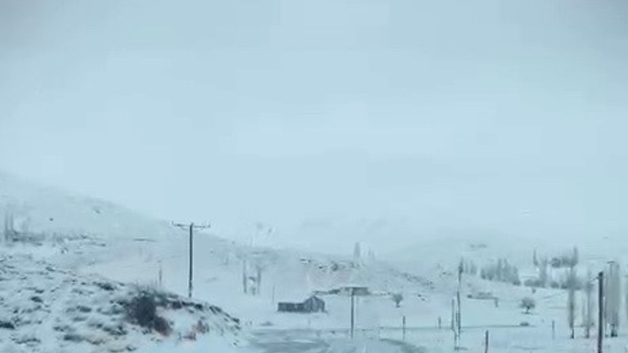 Sincik-Malatya yolunda kar yağışı etkili oluyor
