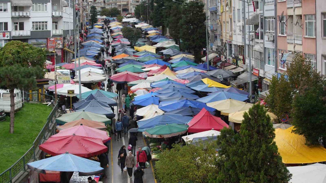 Pazarcıların tutumları marketlere yönlendiriyor, para şehir dışına çıkıyor
