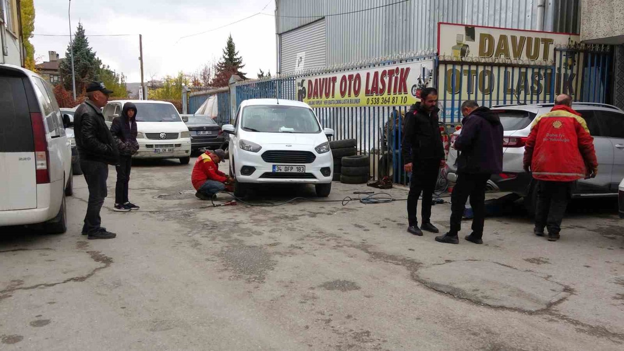 Kış lastiği uygulaması başladı: Lastikçilerde yoğunluk arttı
