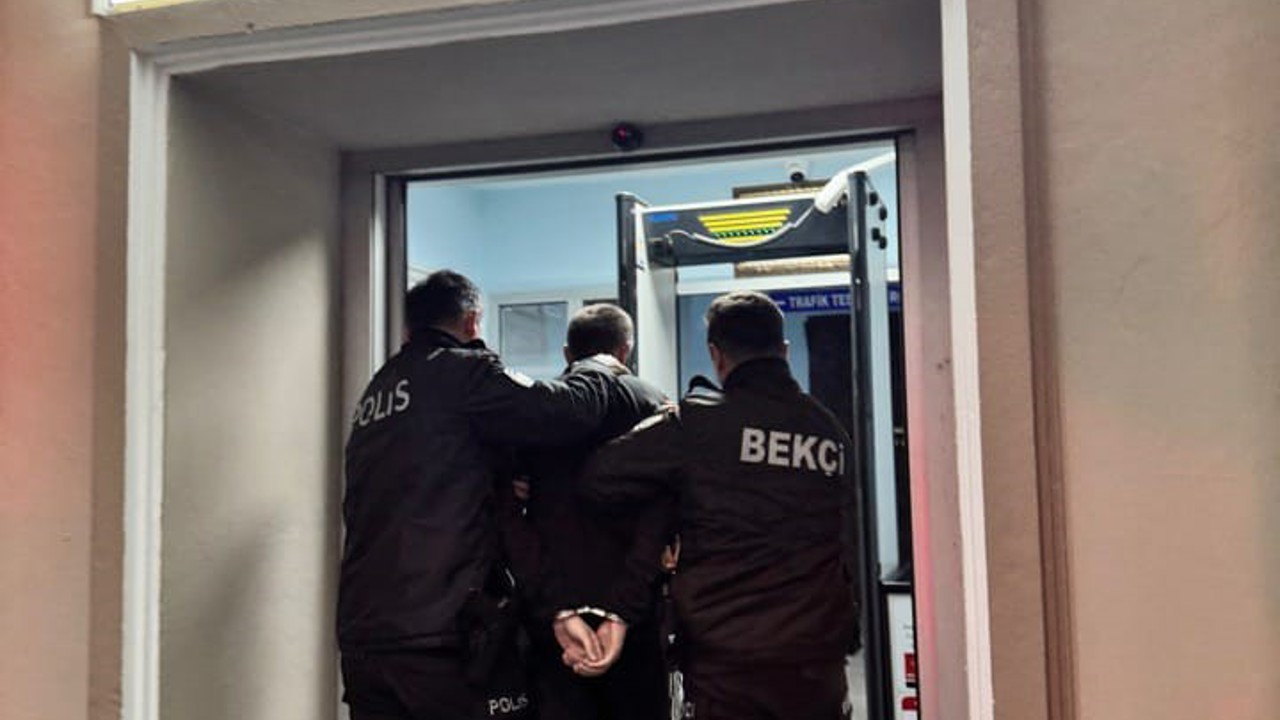 Sakarya’da uyuşturucu ve aranan şahıslara yönelik operasyon
